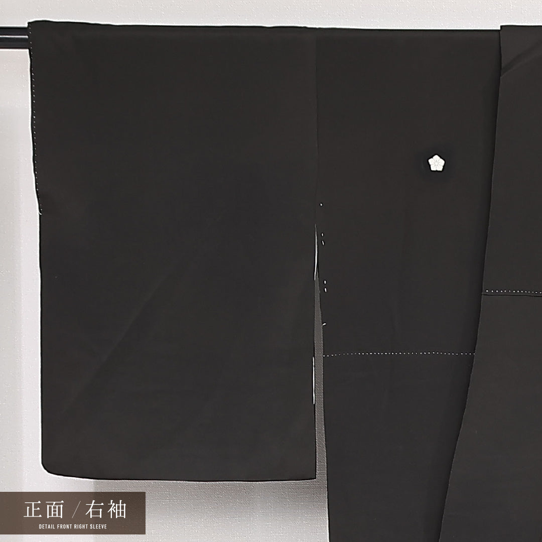 黒留袖 袷 身丈162cm 裄丈63cm 正絹 Aランク 五つ紋 (桔梗) フォーマル 広衿 Lサイズ 刺繍 比翼 流水 牡丹 黒系 RP 1213-06789