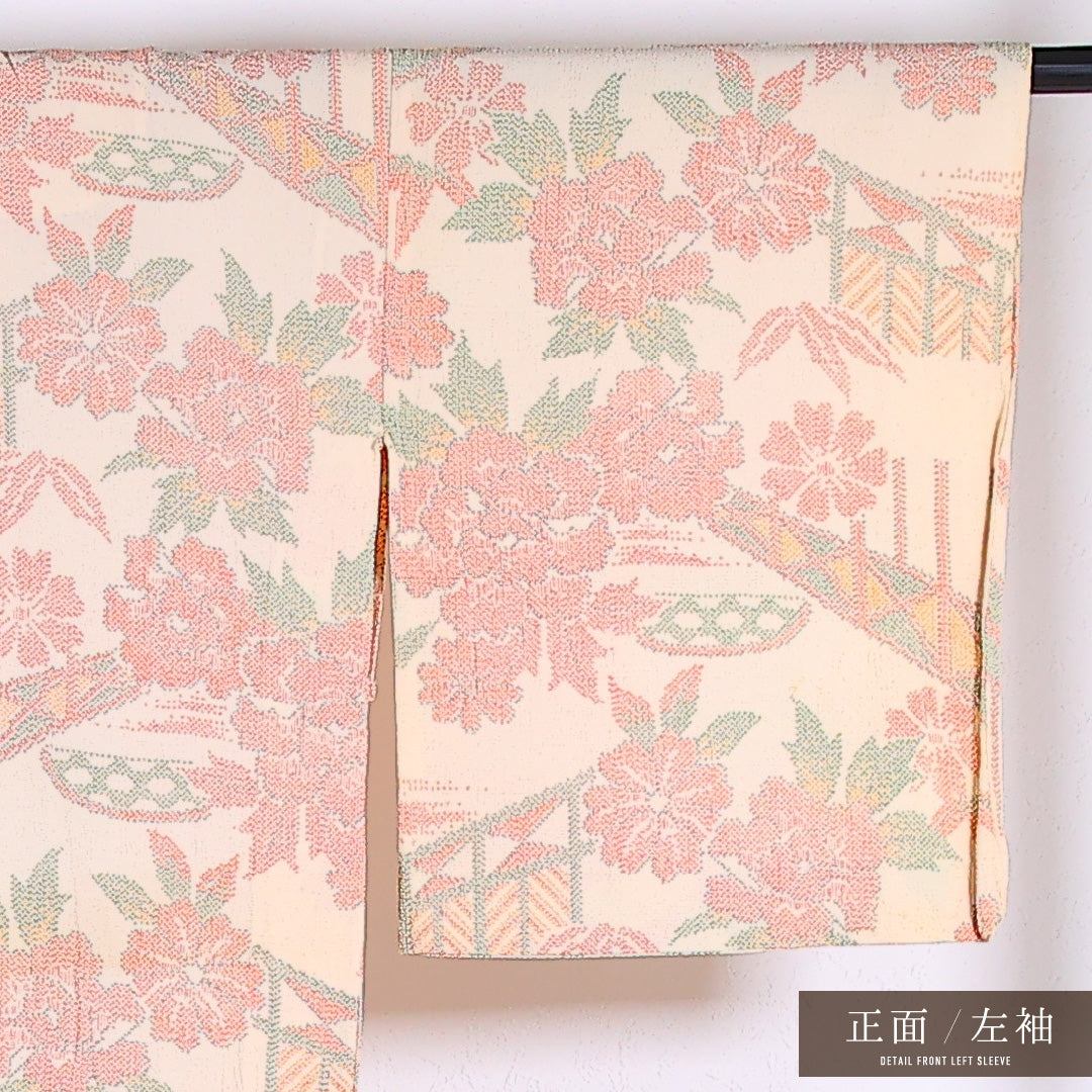 小紋 (ちりめん) 単衣 身丈156cm 裄丈64cm 正絹 Cランク カジュアル バチ衿 Mサイズ 牡丹 笹 ちりめん クリーム系 RP 1221-17352
