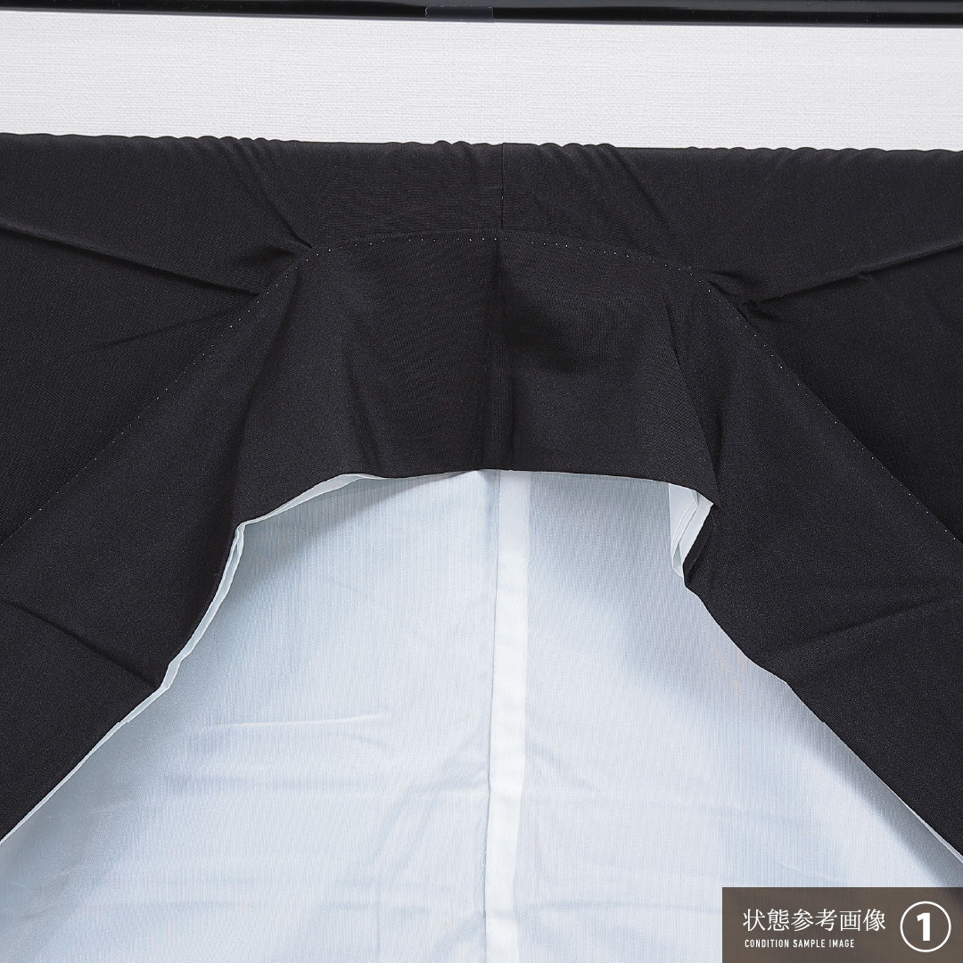 洗える着物 黒留袖 袷 身丈161cm 裄丈64cm ポリエステル Aランク 五つ紋 (五三桐) フォーマル 広衿 Lサイズ 金彩 比翼 松鶴 山水 黒系 M4 1213-07091