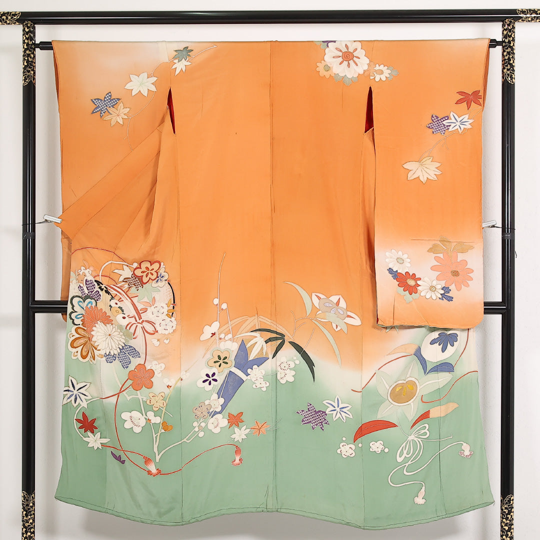 アンティーク 小振袖 袷 身丈146cm 裄丈63cm 正絹 Dランク バチ衿 XSサイズ 刺繍 相良刺繍 金駒刺繍 花鼓 梅 朱系 M4 1216-17553