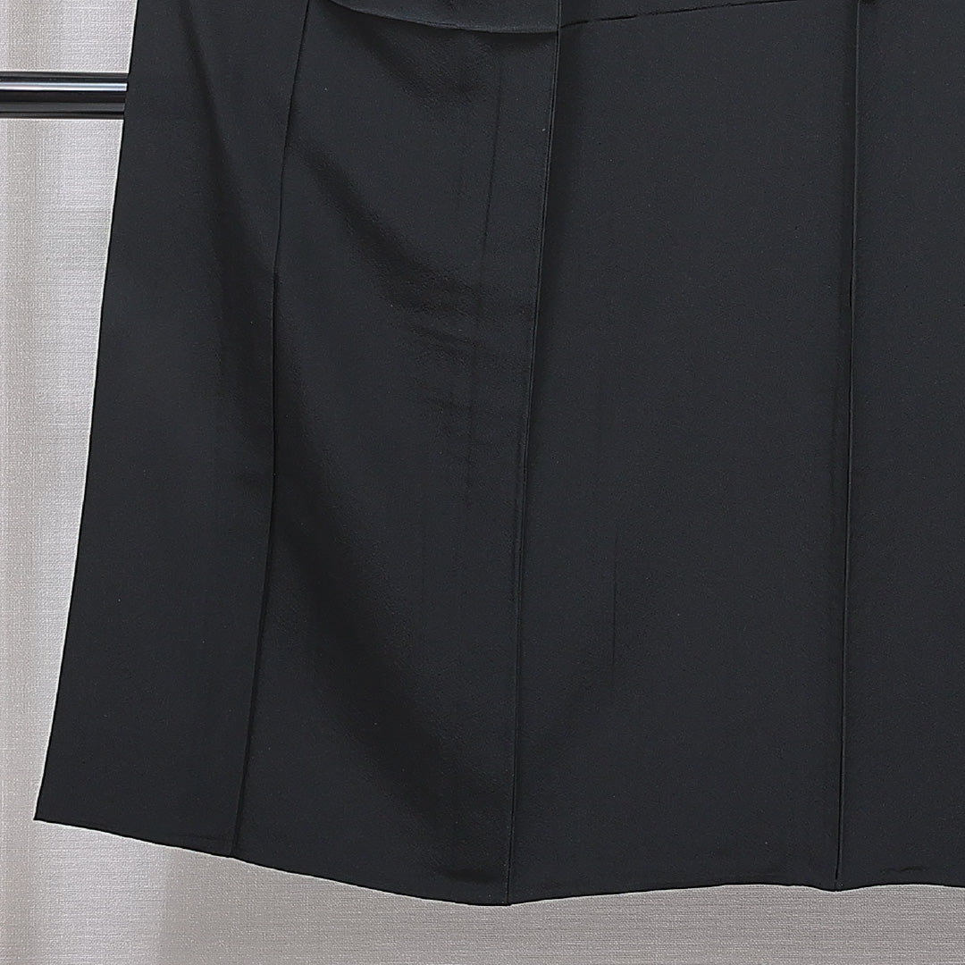 黒紋付 単衣 身丈147cm 裄丈60cm 正絹 Sランク 五つ紋 (五三桐) 弔事用 広衿 XSサイズ 黒系 RP 1230-07094