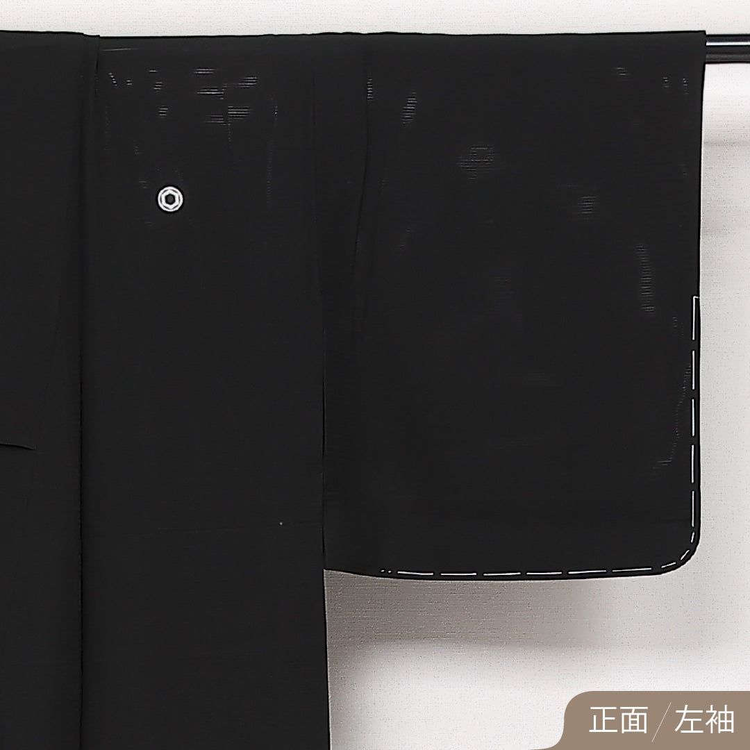 未使用品 夏物 黒紋付 絽 身丈154cm 裄丈62cm 正絹 Nランク 五つ紋 (丸に亀甲) 弔事用 広衿 Sサイズ しつけ糸 黒系 M4 1230-06854