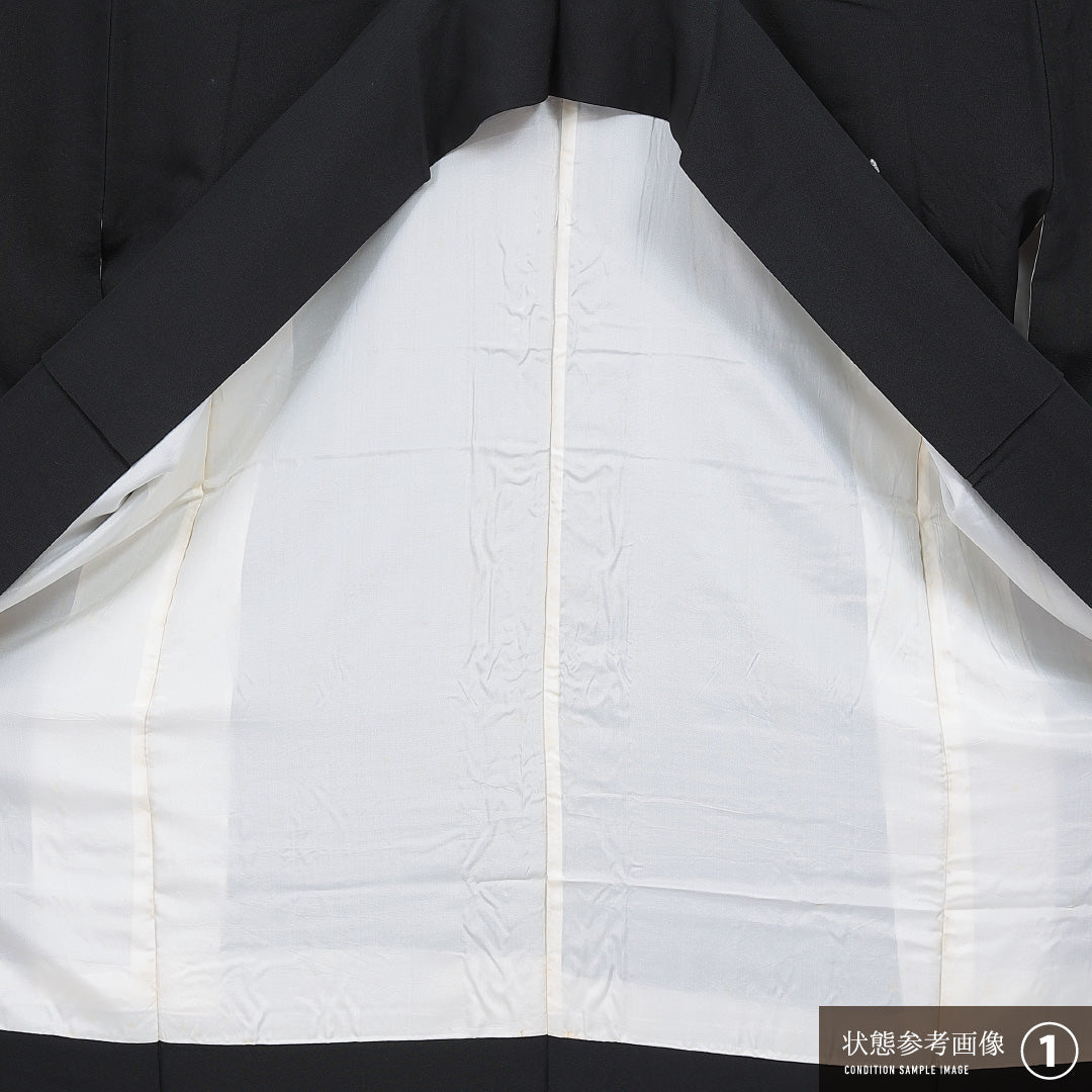 黒紋付 袷 身丈151cm 裄丈62cm 正絹 Aランク 五つ紋 (五三桐) 弔事用 広衿 Sサイズ 黒系 RP 1230-07099