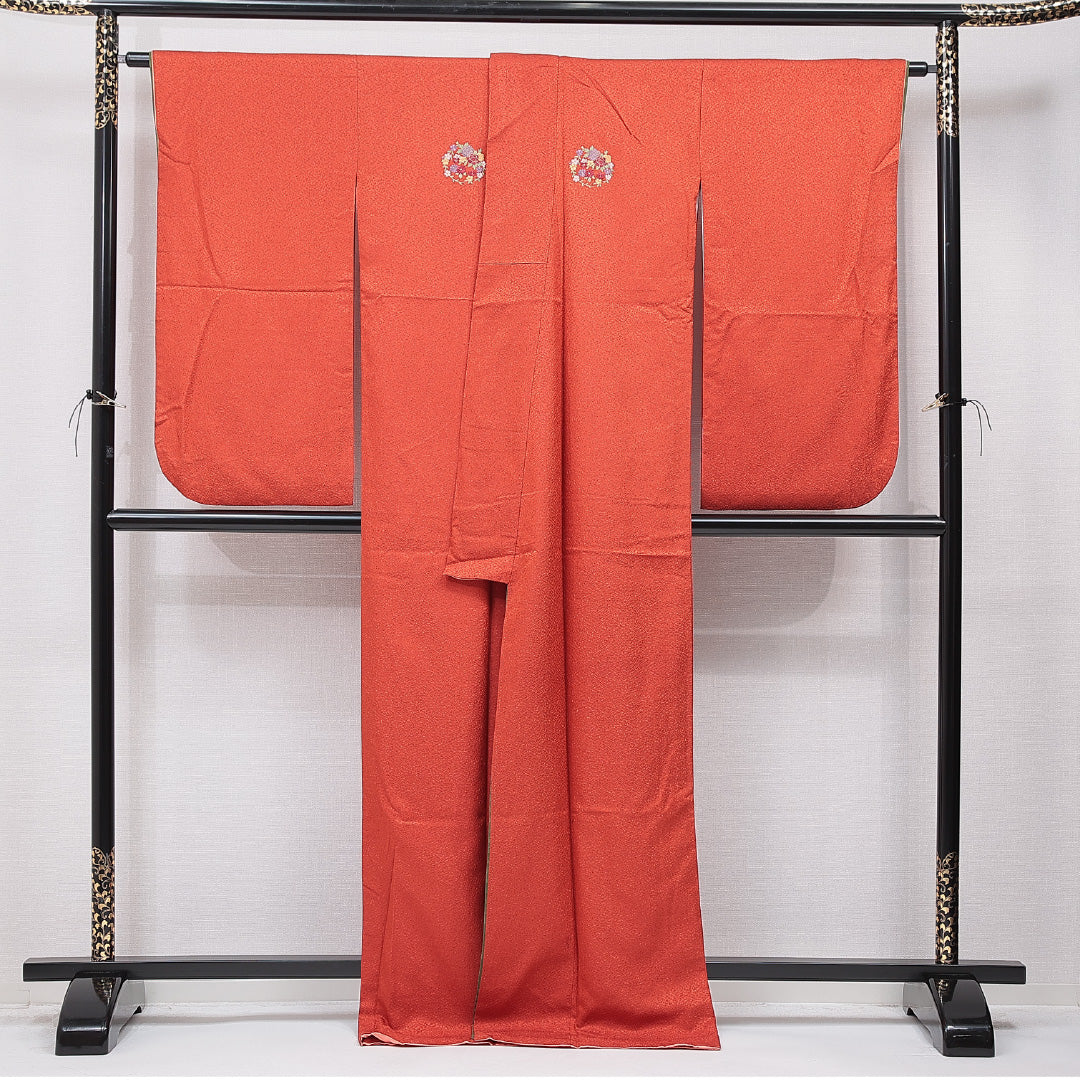 洗える着物 小振袖 袷 身丈170cm 裄丈66cm ポリエステル Sランク 紋意匠 (紗綾形) セミフォーマル 広衿 2XLサイズ 刺繍 牡丹 菊 朱系 RP 1216-07061