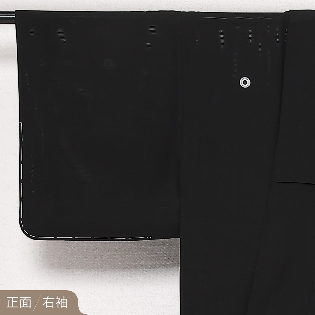 未使用品 夏物 黒紋付 絽 身丈154cm 裄丈62cm 正絹 Nランク 五つ紋 (丸に亀甲) 弔事用 広衿 Sサイズ しつけ糸 黒系 M4 1230-06854