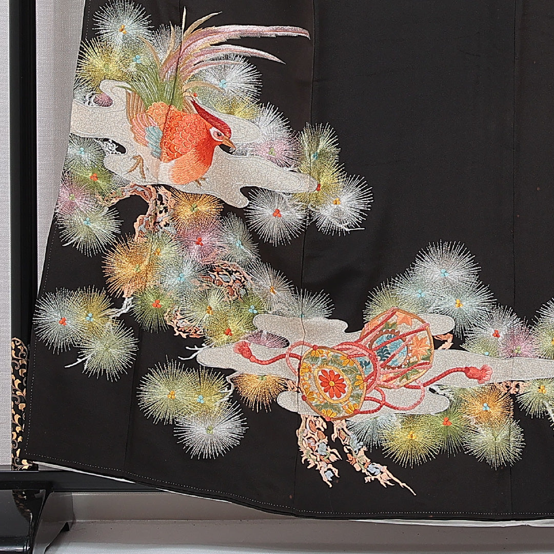 黒留袖 袷 身丈159cm 裄丈63cm 正絹 Cランク 五つ紋 (五三桐) フォーマル 広衿 Mサイズ 刺繍 比翼 鳳凰 黒系 LP 1213-07016