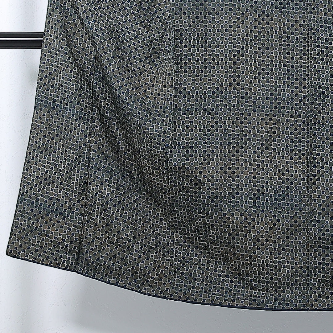 男着物 (紬) 袷 身丈137cm 裄丈63cm 正絹 Sランク インフォーマル 棒衿 Sサイズ 後染め 丸文 茶系 RP 1224-17365