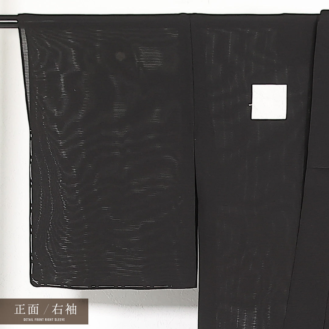 未使用品 夏物 黒紋付 絽 身丈153cm 裄丈34cm 正絹 Sランク 五つ紋 (五三桐) フォーマル 広衿 Sサイズ しつけ糸 黒系 RP 1230-17398