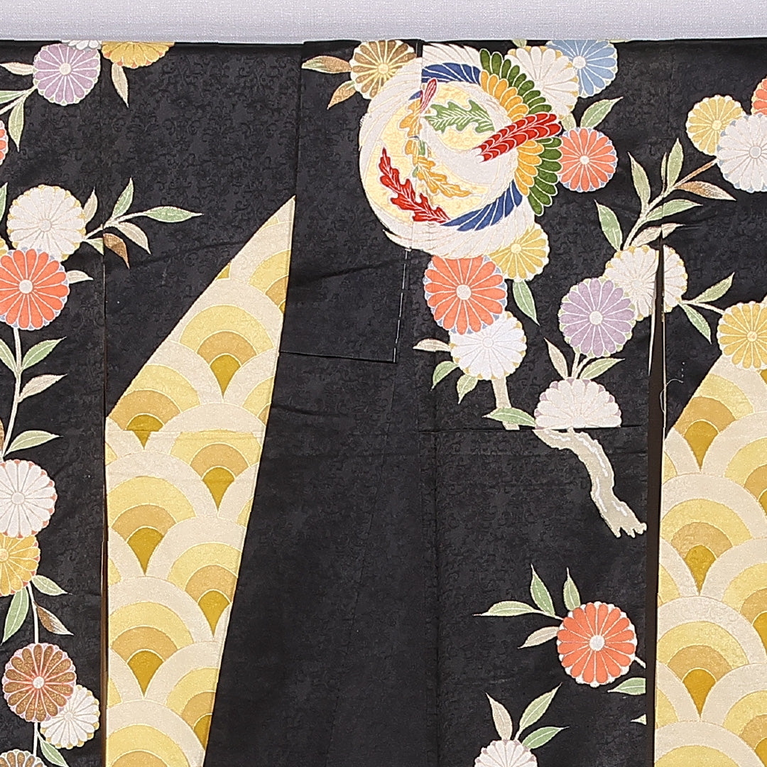 振袖 袷 身丈161cm 裄丈63cm 正絹 Aランク フォーマル 広衿 Lサイズ 金駒刺繍 青海波 菊 黒系 RP 1215-06660