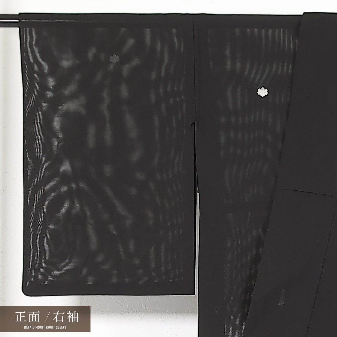 夏物 黒紋付 絽 身丈157cm 裄丈63cm 正絹 Sランク 五つ紋 (五三桐) フォーマル 広衿 Mサイズ 黒系 RP 1230-17396