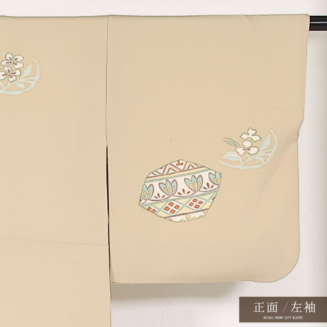 付下げ 単衣 身丈159cm 裄丈64cm 正絹 Bランク 一つ紋 (蔦) セミフォーマル 広衿 Mサイズ 金彩 創作柄 クリーム系 RP 1218-17411