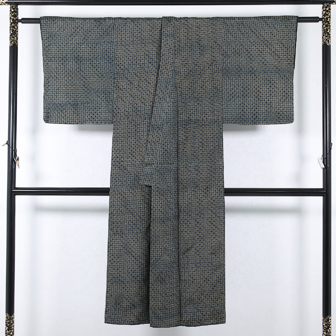 男着物 (紬) 袷 身丈136cm 裄丈63cm 正絹 Sランク インフォーマル 棒衿 Mサイズ 後染め 丸文 茶系 RP 1224-17366