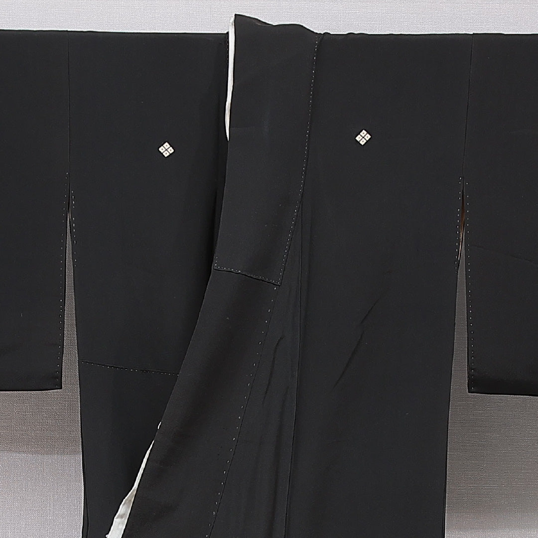 黒留袖 袷 身丈156cm 裄丈62cm 正絹 Cランク 五つ紋 (四ツ目菱) フォーマル 広衿 Mサイズ 刺繍 扇面文 鳳凰 黒系 LP 1213-07004