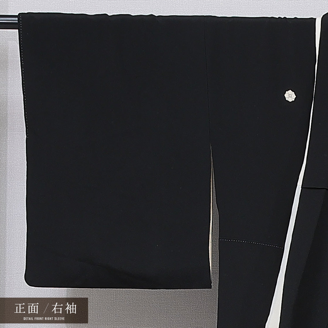 黒留袖 袷 身丈158cm 裄丈62cm 正絹 Aランク 五つ紋 (剣片喰) フォーマル 広衿 Mサイズ 金駒刺繍 比翼 鶴 吉祥文様 黒系 RP 1213-07072