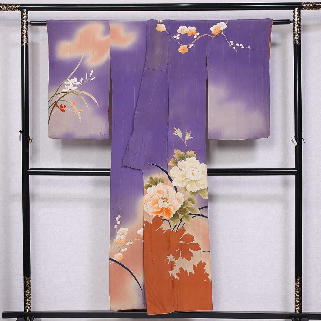 アンティーク 小振袖 袷 身丈151cm 裄丈63cm 正絹 Dランク 一つ紋 (九曜型) 広衿 Sサイズ 漆糸 梅 牡丹 紫系 RP 1216-06667