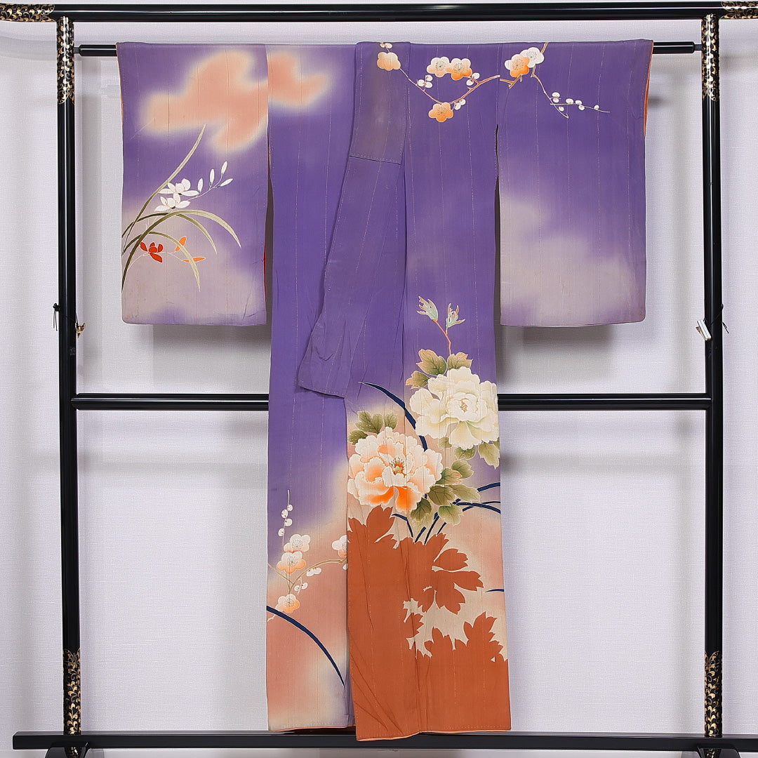 アンティーク 小振袖 袷 身丈151cm 裄丈63cm 正絹 Dランク 一つ紋 (九曜型) 広衿 Sサイズ 漆糸 梅 牡丹 紫系 RP 1216-06667