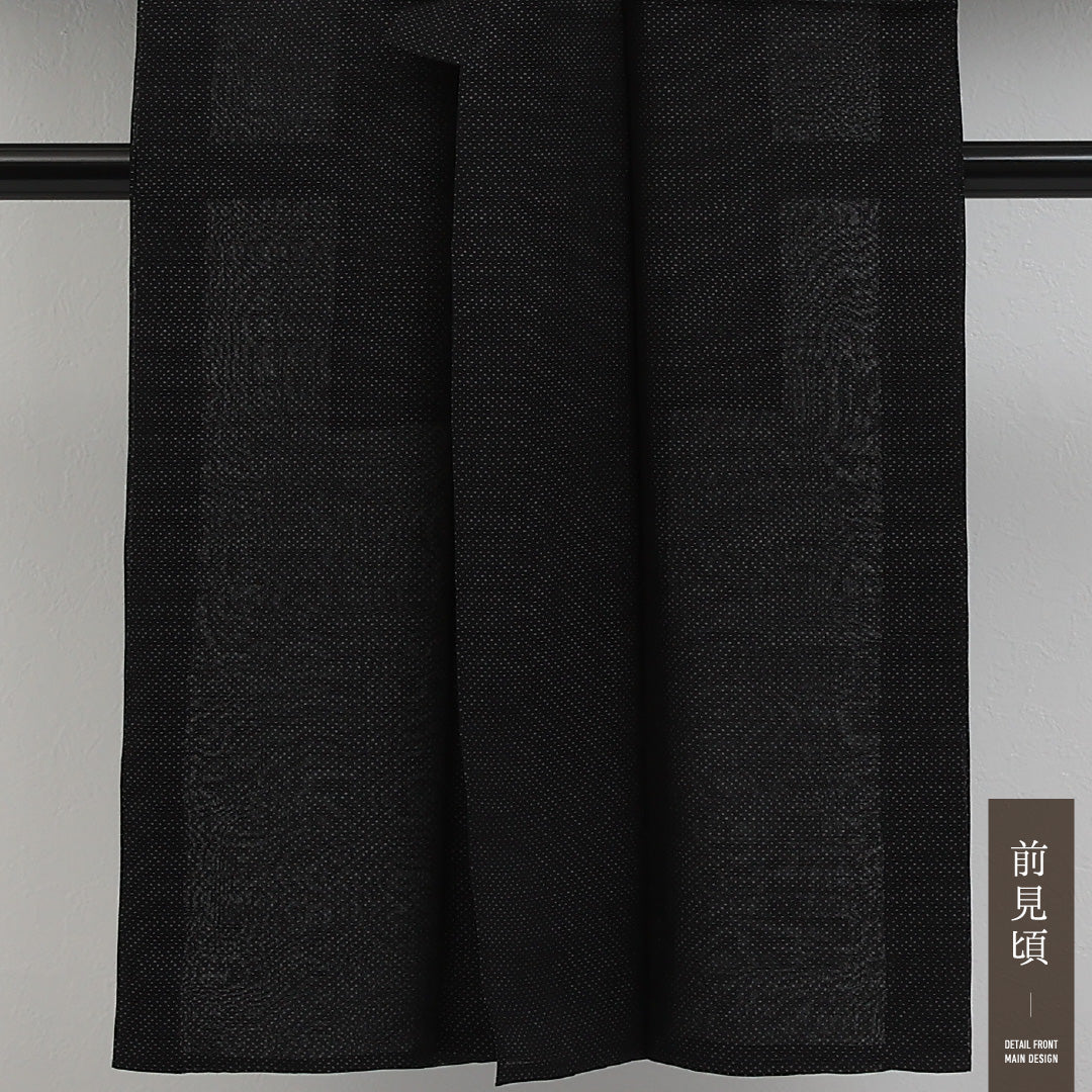 夏物 男着物 (紬) 夏紬 身丈136cm 裄丈67cm 正絹 Aランク インフォーマル バチ衿 Lサイズ 居敷当て 肩当て 抽象柄 黒系 RP 1224-17292