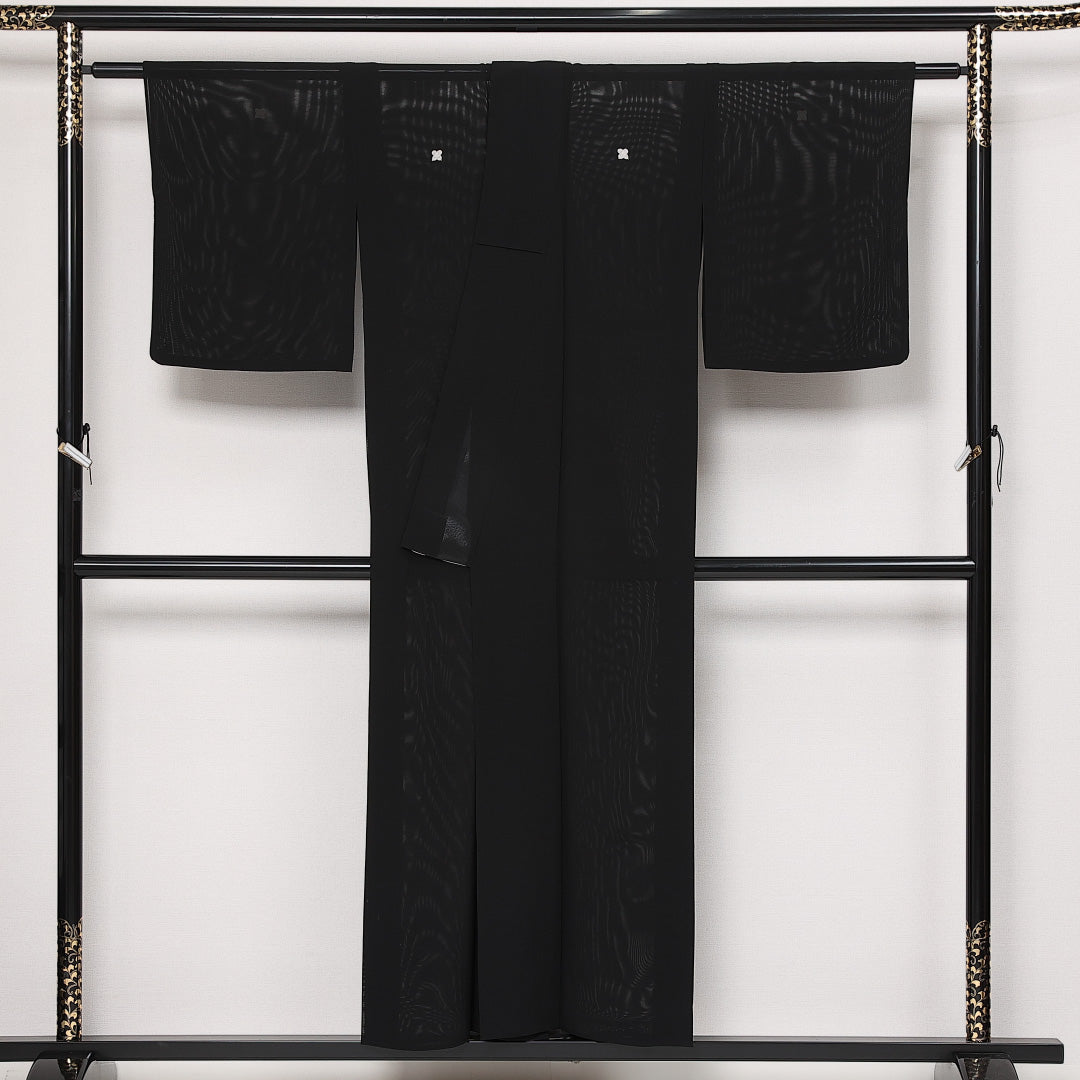 夏物 黒紋付 絽 身丈151cm 裄丈62cm 正絹 Sランク 五つ紋 (違い鷹の羽) 弔事用 広衿 Sサイズ 黒系 RP 1230-06858