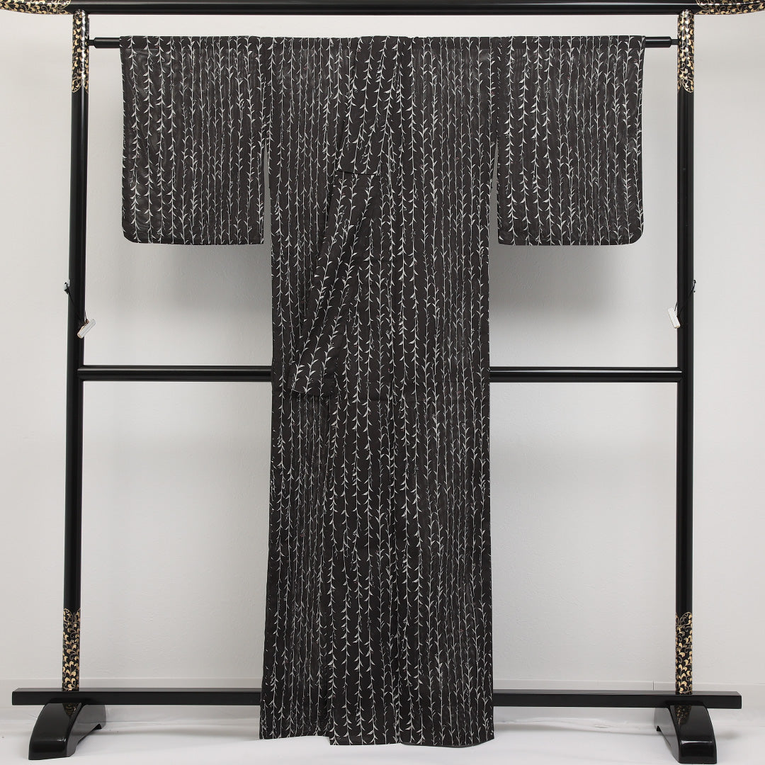 夏物 洗える着物 小紋 絽 身丈161cm 裄丈64cm ポリエステル Aランク インフォーマル 広衿 Lサイズ 花柄 黒系 RP 1221-17327