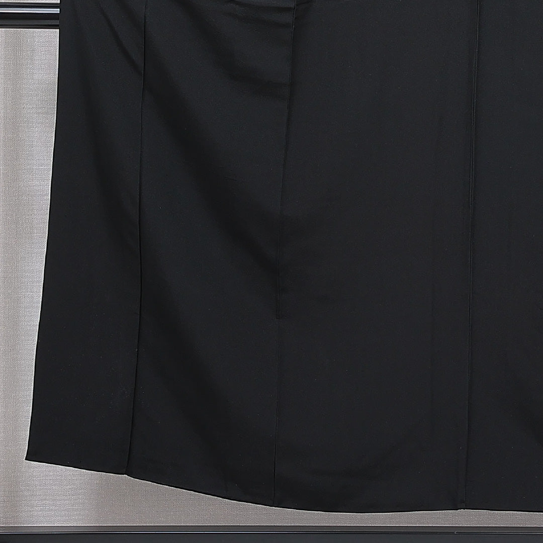 黒紋付 袷 身丈151cm 裄丈62cm 正絹 Aランク 五つ紋 (五三桐) 弔事用 広衿 Sサイズ 黒系 RP 1230-07099