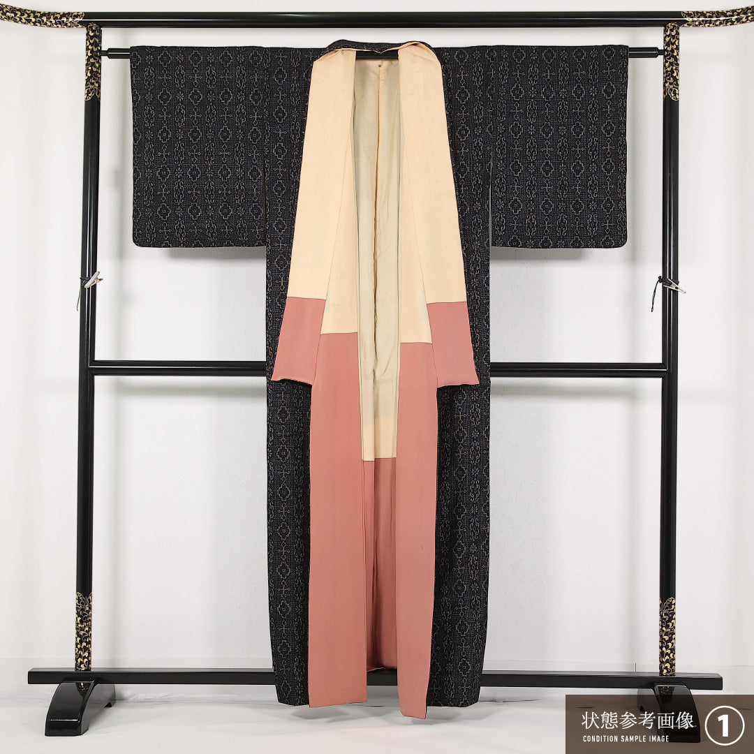 紬 袷 身丈159cm 裄丈63cm 正絹 Aランク カジュアル 広衿 Lサイズ ペルシャ文様 紺系 RP 1223-17481