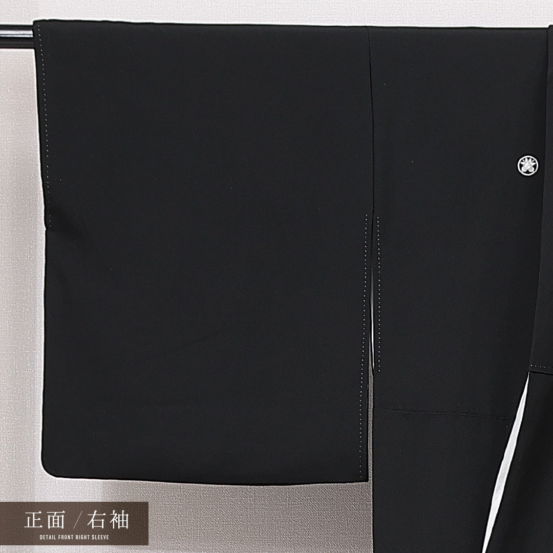 黒留袖 袷 身丈162cm 裄丈68cm 正絹 Sランク 五つ紋 (丸に違い矢羽根) フォーマル 広衿 Lサイズ 比翼 鶴 梅 黒系 RP 1213-06900