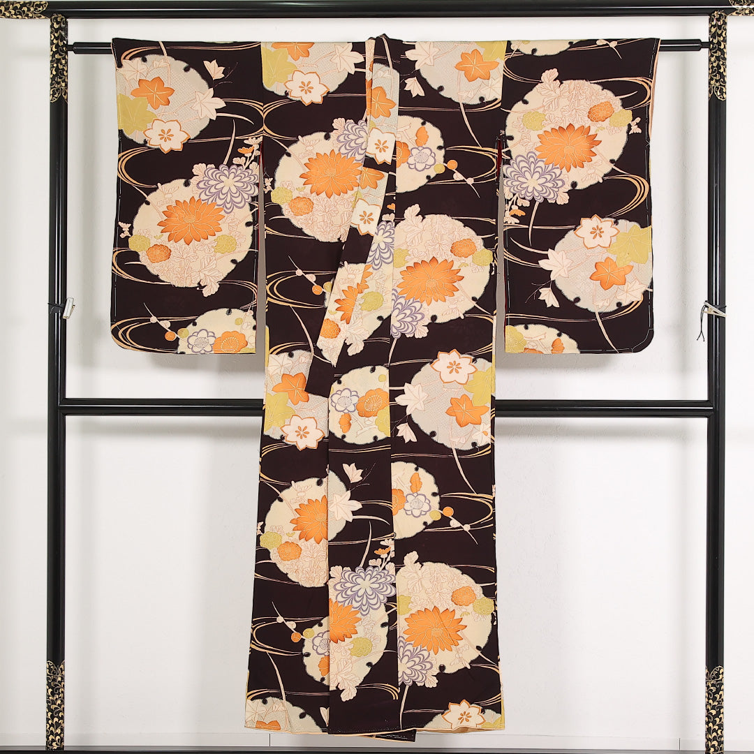 アンティーク 小振袖 袷 身丈148cm 裄丈62cm 正絹 Cランク 紋意匠 (菊) バチ衿 XSサイズ 雪輪 菊 黒系 M4 1216-17556