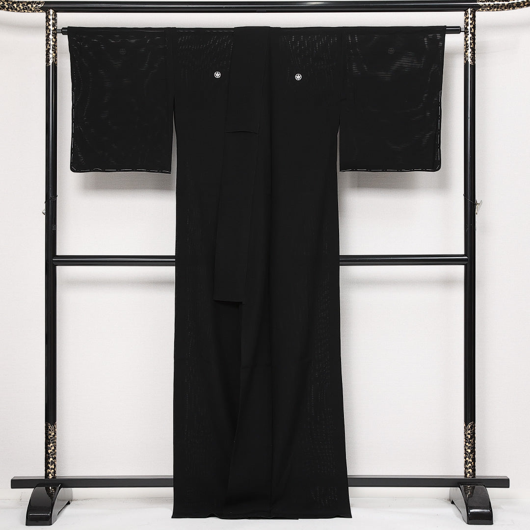 夏物 黒紋付 絽 身丈162cm 裄丈66cm 正絹 Sランク 五つ紋 (丸に立ち沢瀉) 弔事用 広衿 Lサイズ 黒系 RP 1230-06859