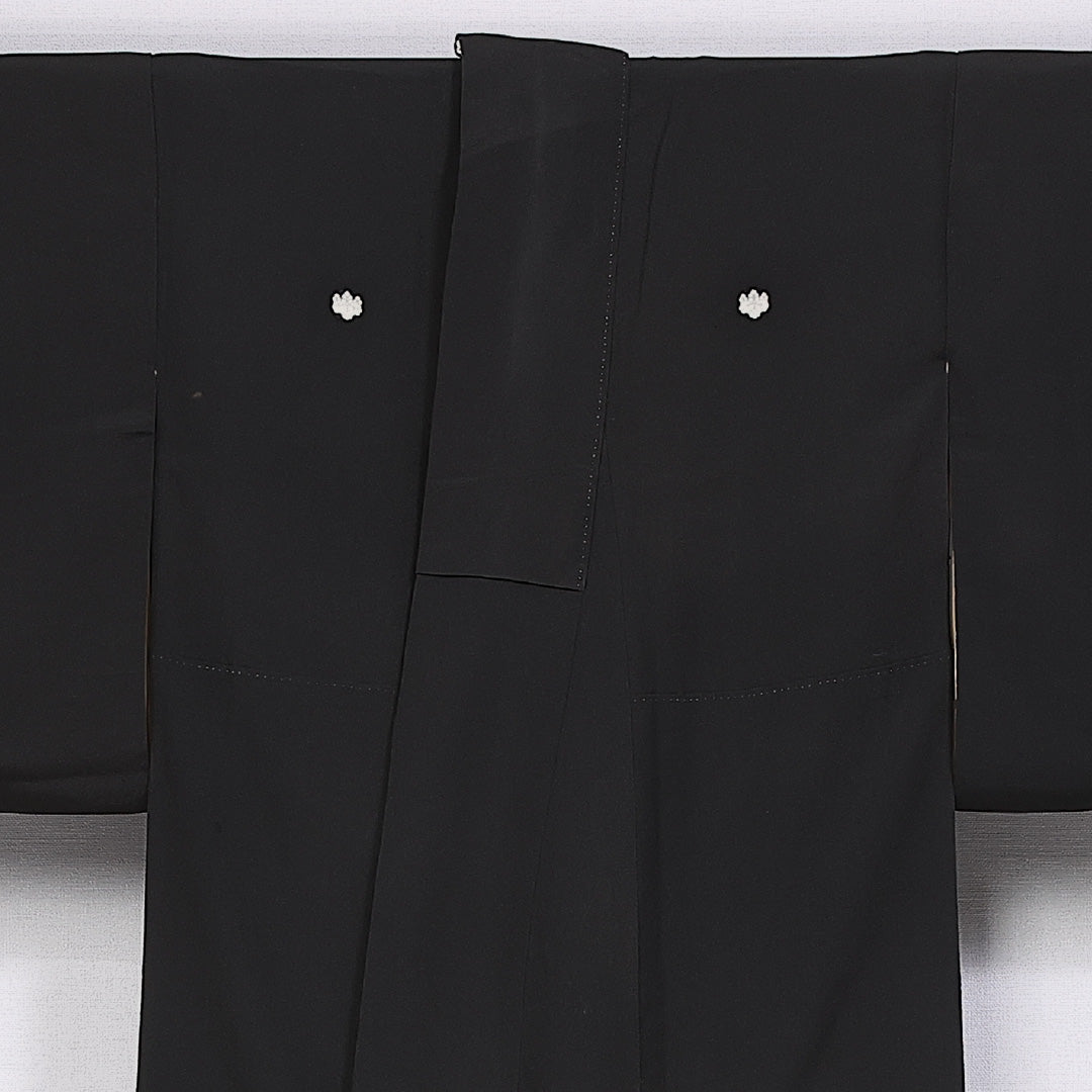 黒留袖 袷 身丈160cm 裄丈62cm 正絹 Bランク 五つ紋 (五三桐) フォーマル 広衿 Lサイズ 刺繍 比翼 格天井 菊 黒系 HP 1213-06583