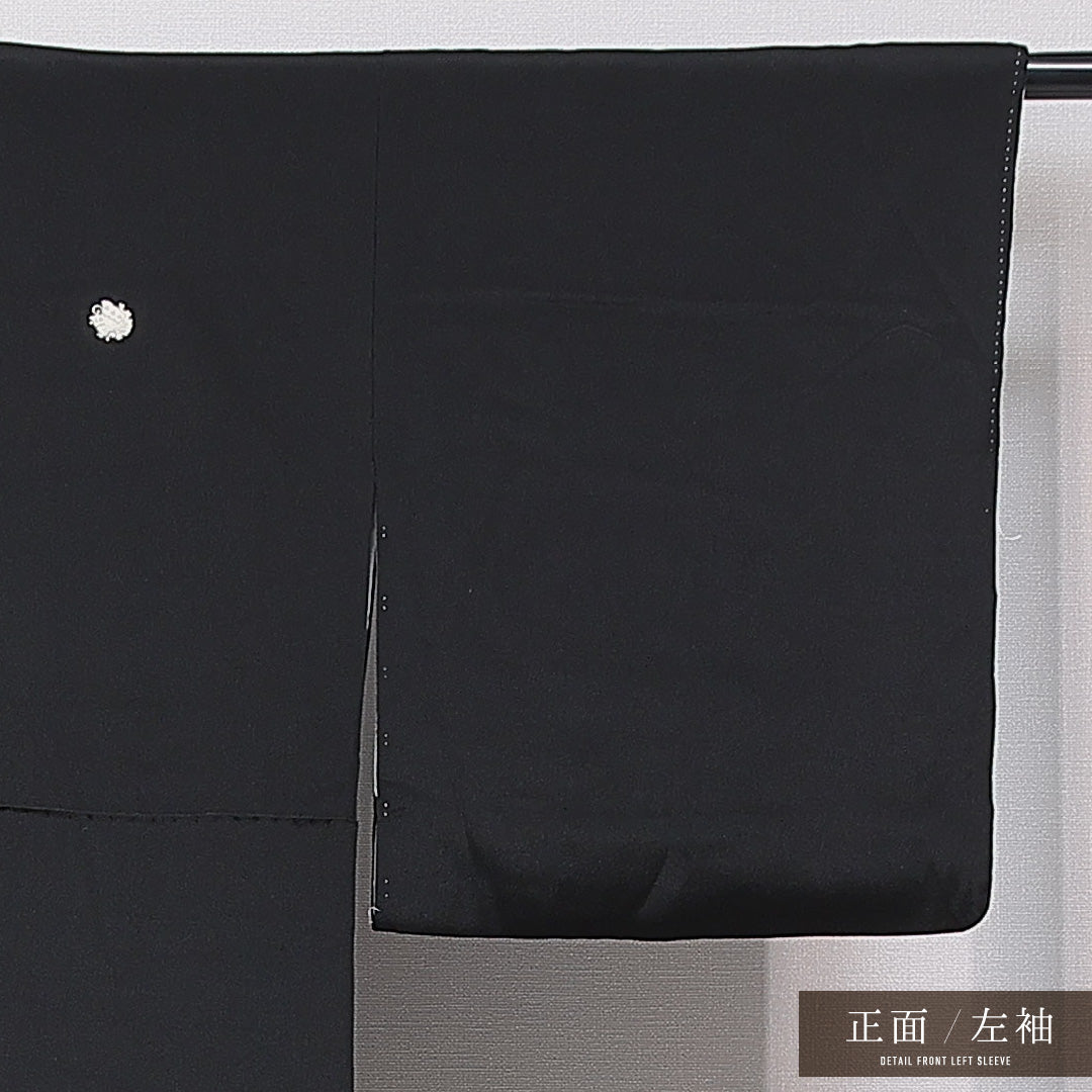 黒留袖 袷 身丈156cm 裄丈63cm 正絹 Sランク 五つ紋 (揚羽蝶) フォーマル 広衿 Mサイズ 比翼 山水 黒系 RP 1213-07078