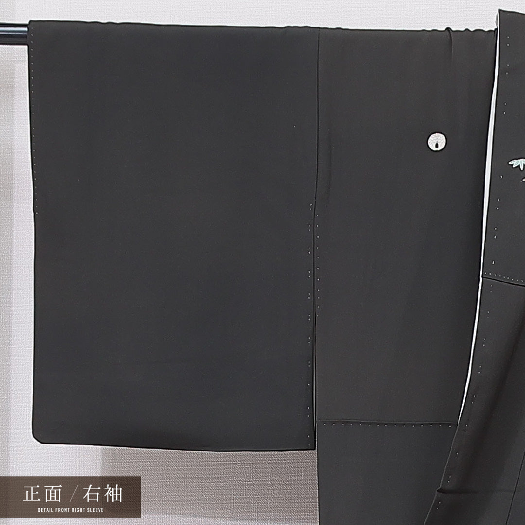 黒留袖 袷 身丈158cm 裄丈62cm 正絹 Cランク 五つ紋 (抱き茗荷) フォーマル 広衿 Mサイズ 金駒刺繍 道長取り 亀甲 黒系 LP 1213-07052