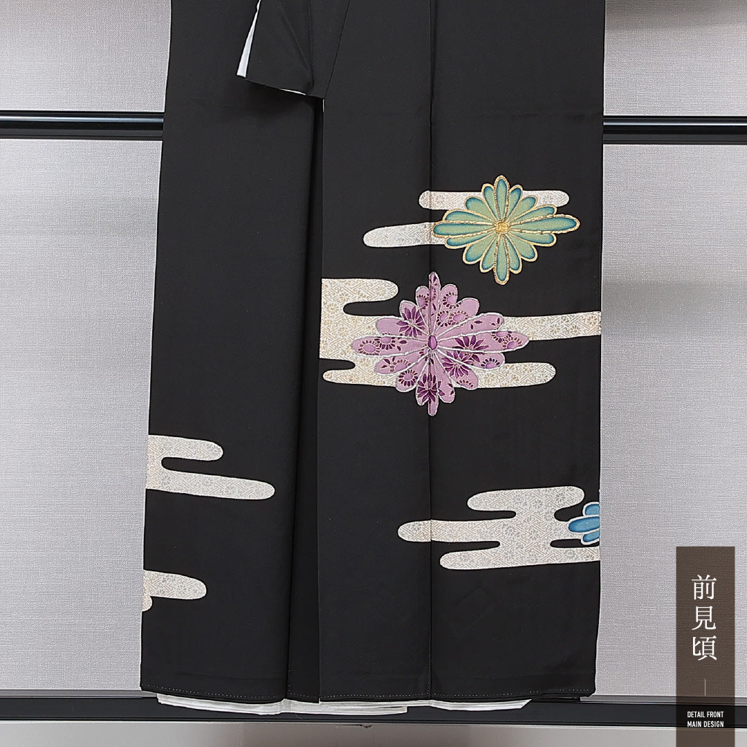 黒留袖 袷 身丈151cm 裄丈61cm 正絹 Cランク 五つ紋 (八重唐梅) フォーマル 広衿 Sサイズ 刺繍 金駒刺繍 銀駒刺繍 比翼 エ霞 菊 黒系 LP 1213-06999