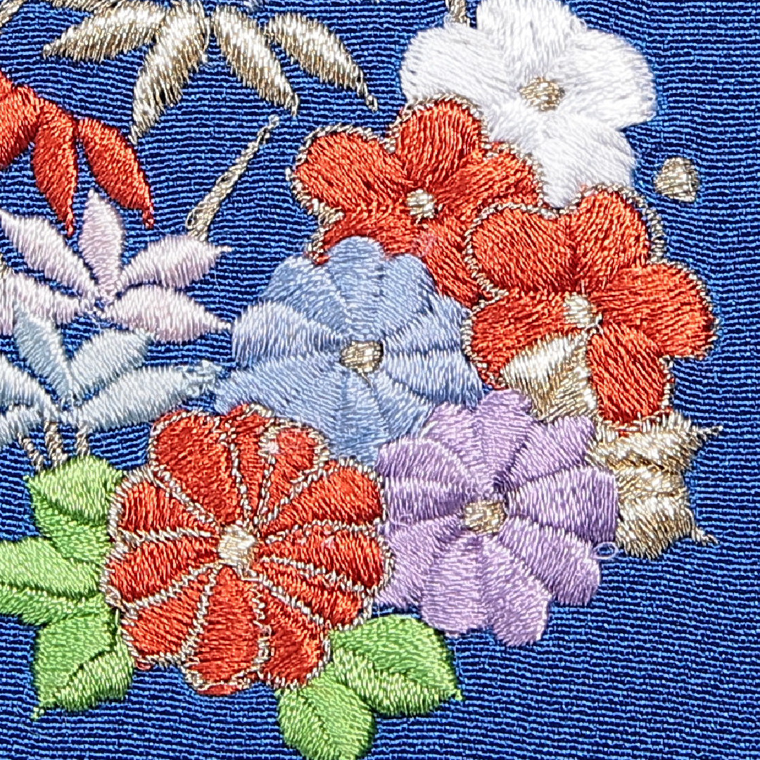 小振袖 袷 身丈157cm 裄丈65cm 正絹 Cランク セミフォーマル 広衿 Mサイズ 刺繍 菊 笹 青系 HP 1216-07040