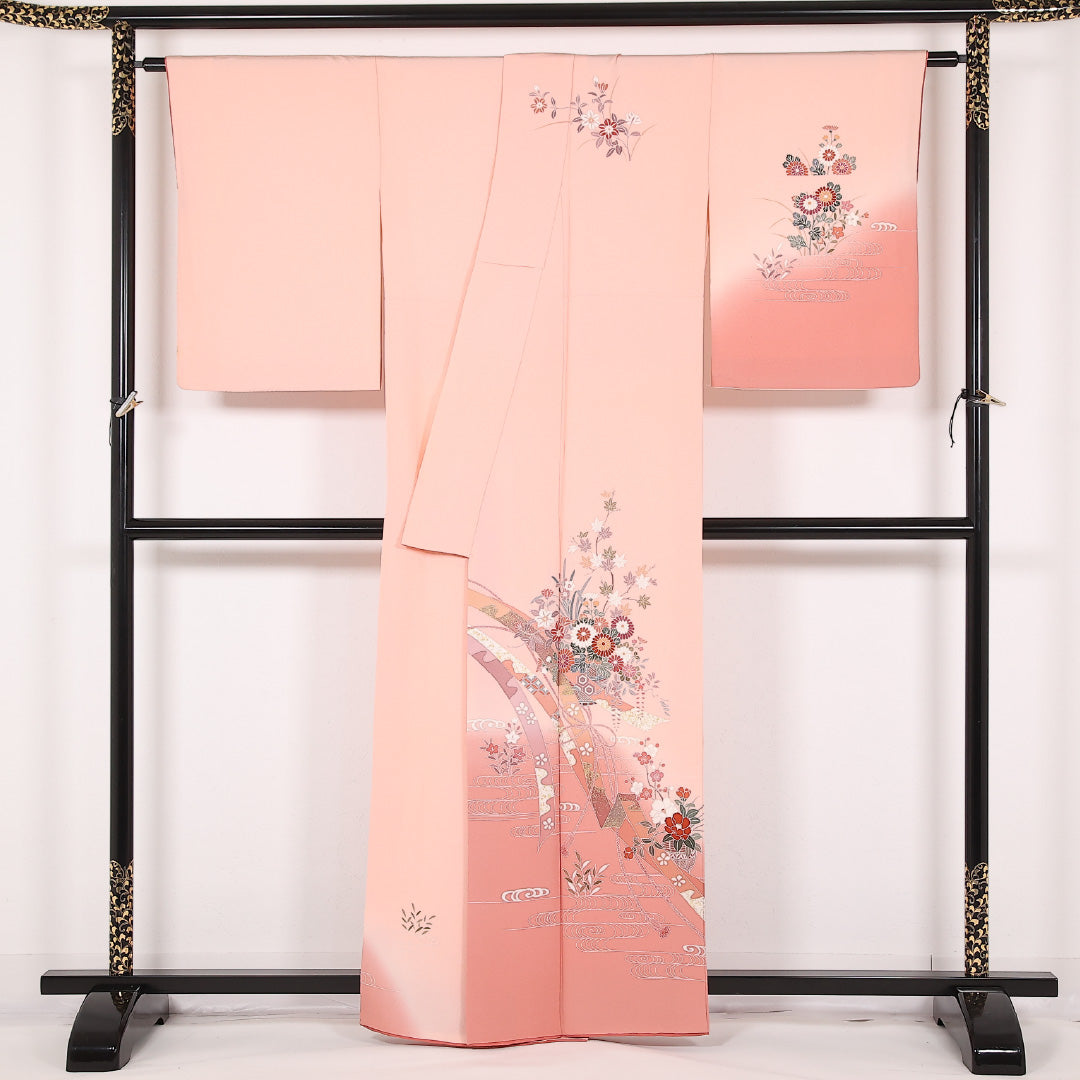 訪問着 袷 身丈160cm 裄丈66cm 正絹 Aランク セミフォーマル 広衿 Mサイズ 熨斗 観世水 四季草花 ピンク系 RP 1217-17526