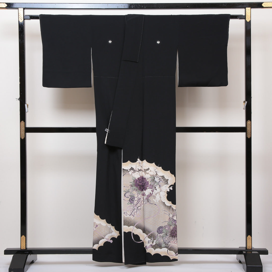 黒留袖 袷 身丈160cm 裄丈64cm 正絹 Aランク 五つ紋 (根笹) フォーマル 広衿 Lサイズ 熨斗 牡丹 黒系 RP 1213-06428