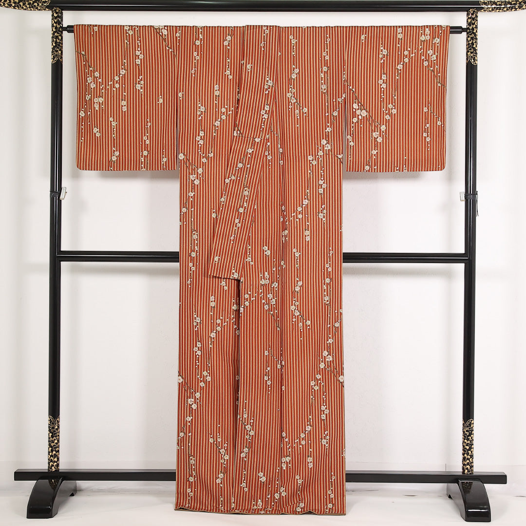 洗える着物 小紋 袷 身丈167cm 裄丈65cm ポリエステル Sランク インフォーマル 広衿 Mサイズ 梅 縞 朱系 RP 1221-17545