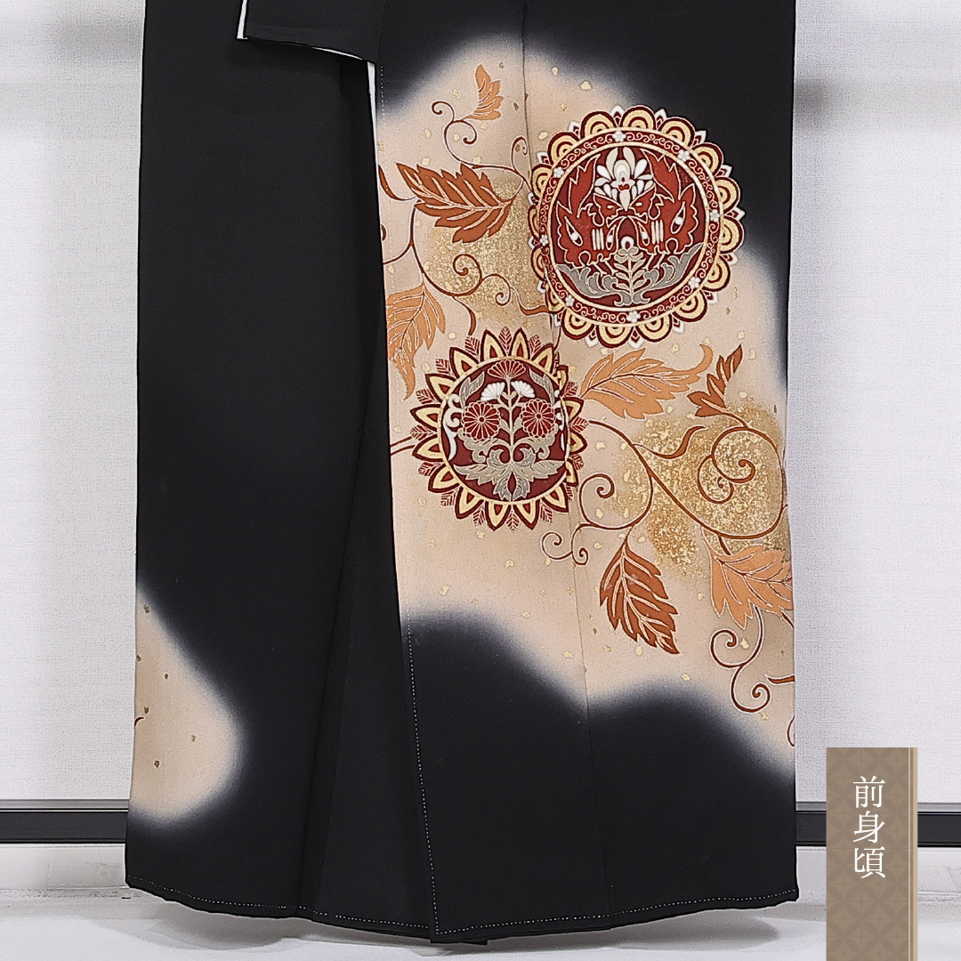 黒留袖 袷 身丈157cm 裄丈63cm 正絹 Aランク 五つ紋 (桔梗) フォーマル 広衿 Mサイズ 金彩 比翼 鏡裏文 唐草 黒系 LP 1213-06585