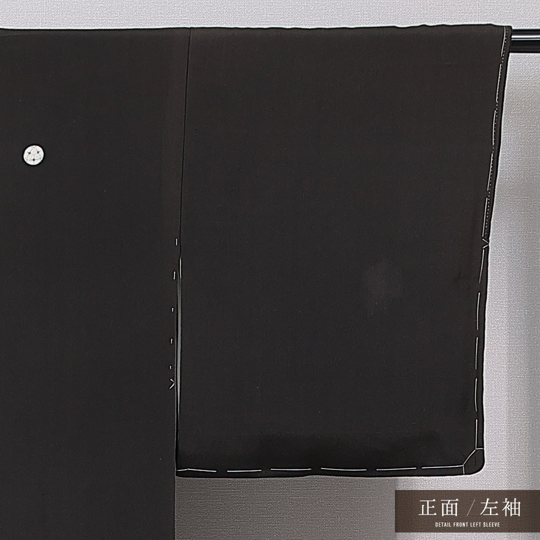 黒留袖 袷 身丈155cm 裄丈63cm 正絹 Cランク 五つ紋 (三つ割り桔梗) フォーマル 広衿 Mサイズ 刺繍 比翼 菊 黒系 LP 1213-07000