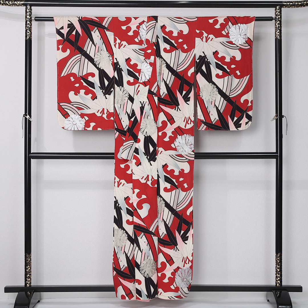 アンティーク 小振袖 袷 身丈156cm 裄丈62cm 正絹 Aランク バチ衿 Mサイズ 菊 竹 赤系 RP 1216-06763
