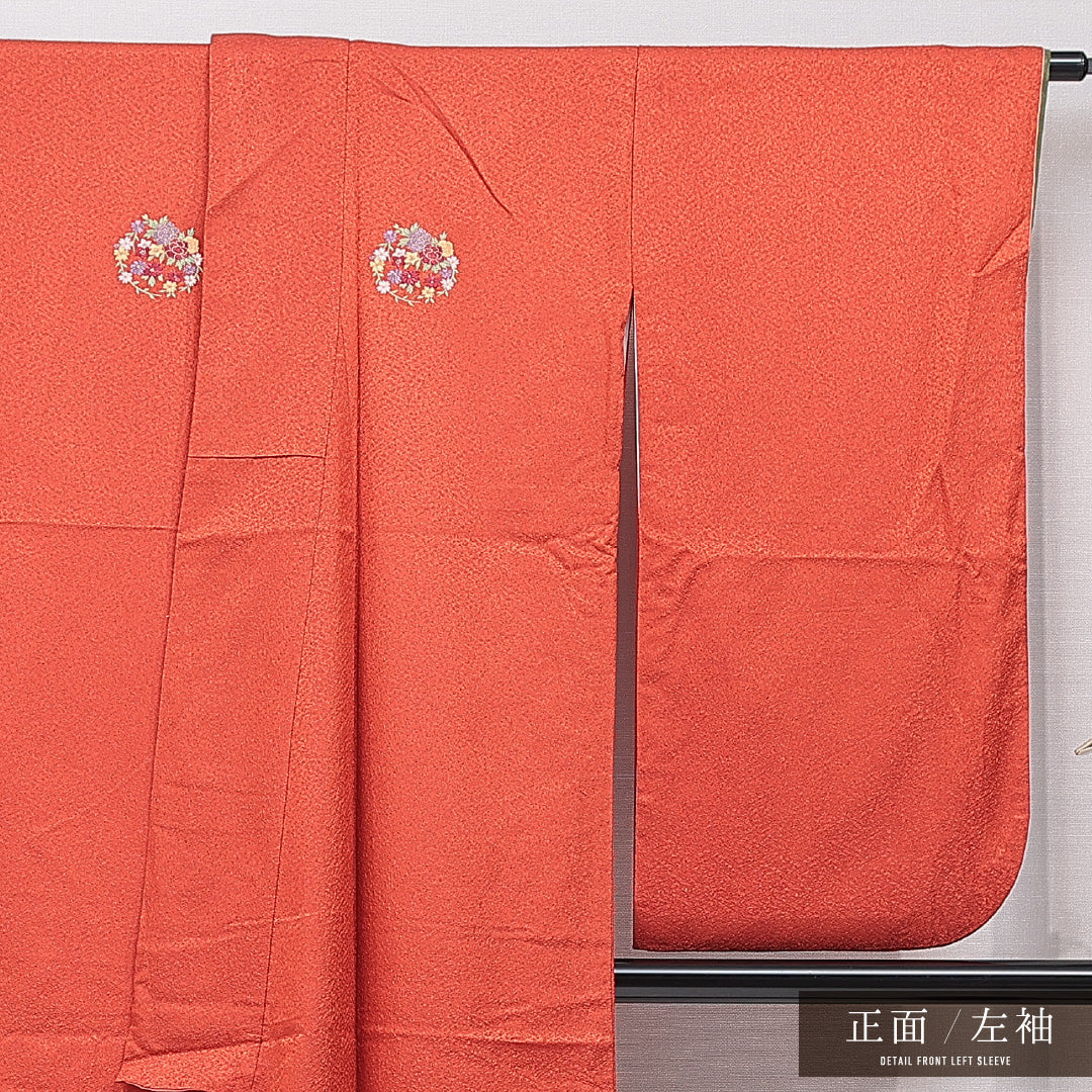 洗える着物 小振袖 袷 身丈170cm 裄丈66cm ポリエステル Sランク 紋意匠 (紗綾形) セミフォーマル 広衿 2XLサイズ 刺繍 牡丹 菊 朱系 RP 1216-07061