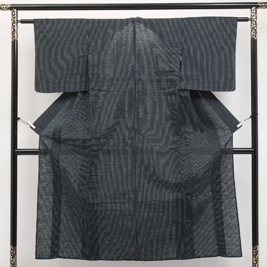 夏物 紬 夏紬 身丈147cm 裄丈59cm 正絹 Sランク カジュアル バチ衿 Mサイズ 縞 紺系 RP 1223-17295