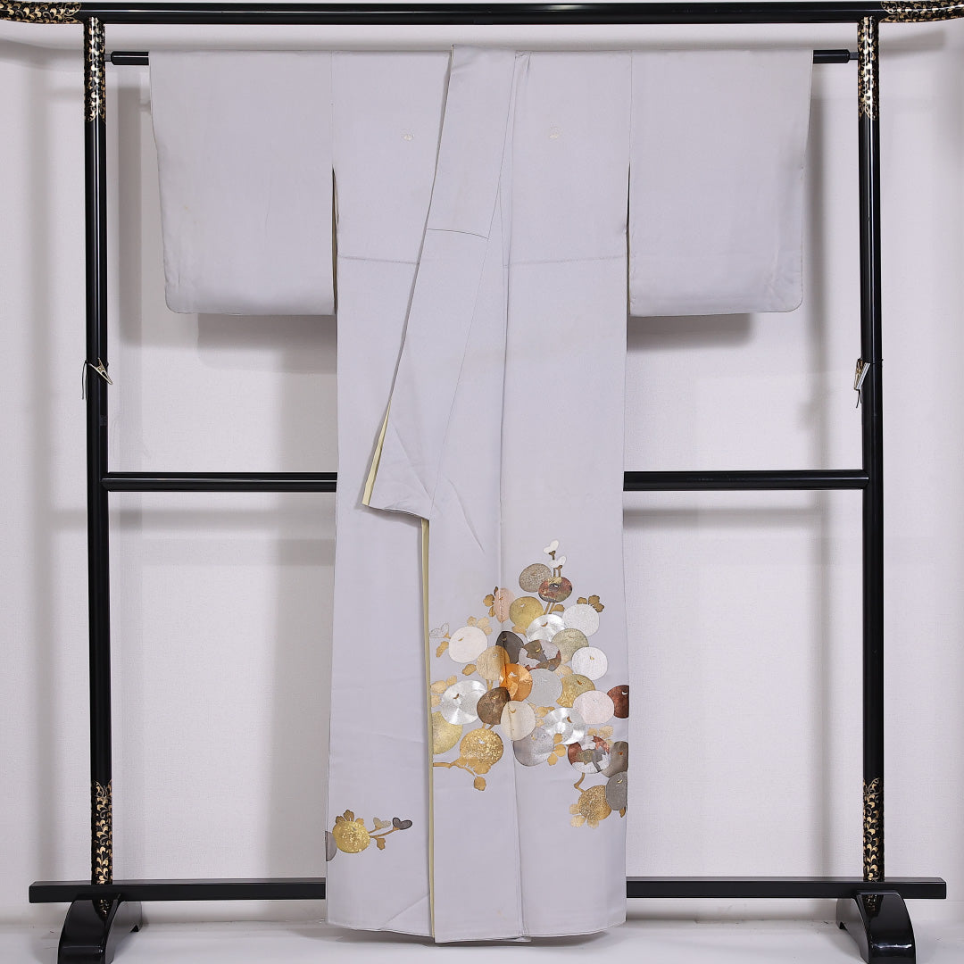 色留袖 袷 身丈158cm 裄丈63cm 正絹 Cランク 五つ紋 (抱き茗荷) フォーマル 広衿 Mサイズ 琳派 金駒刺繍 比翼 椿 グレー系 RP 1214-06543