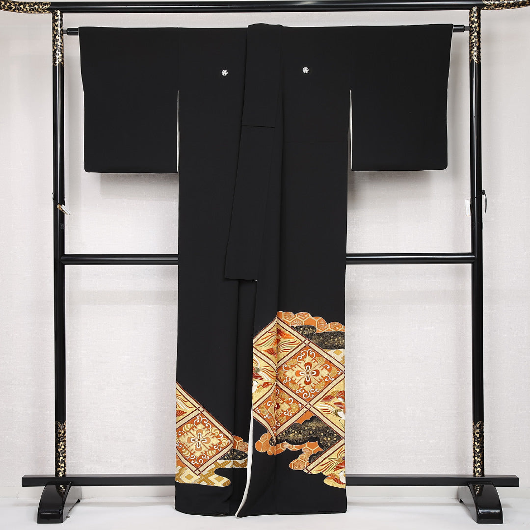 黒留袖 袷 身丈160cm 裄丈66cm 正絹 Aランク 五つ紋 (三つ橘) フォーマル 広衿 Lサイズ 千總 金彩 比翼 落款 向かい鳥 アラベスク文様 黒系 UR 1213-06799
