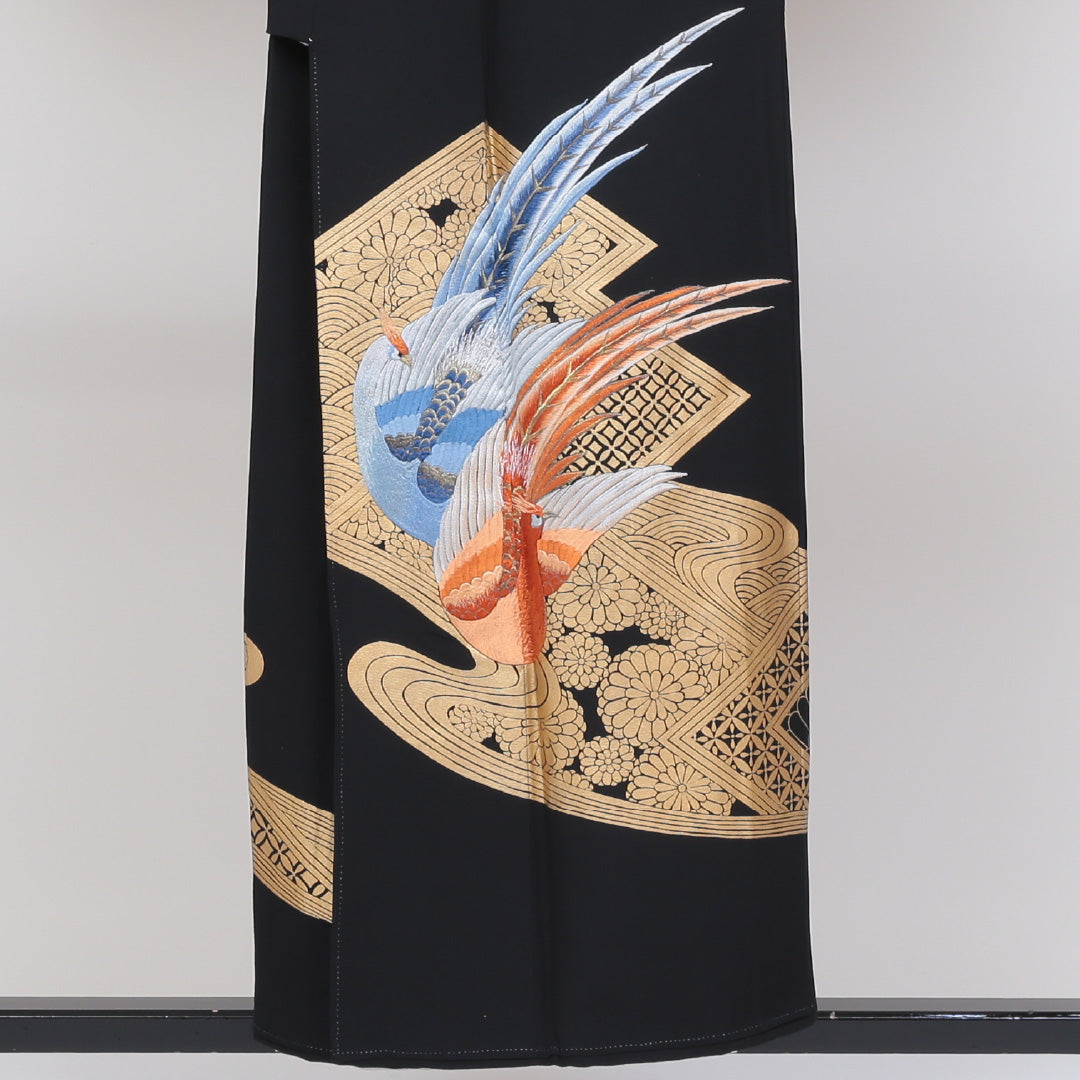 黒留袖 袷 身丈151cm 裄丈61cm 正絹 Aランク 五つ紋 (丸に立ち沢瀉) フォーマル 広衿 Sサイズ 刺繍 蘇州刺繍 雉 黒系 M4 1213-06390