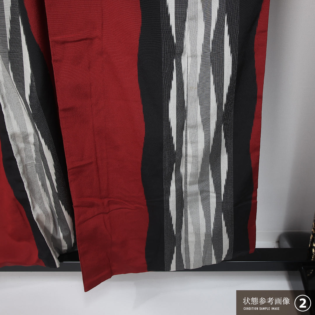 お召 身丈156cm 裄丈63cm Bランク M 正絹 袷 広衿 モダン よろけ縞 カジュアル 赤系 1265-11899
