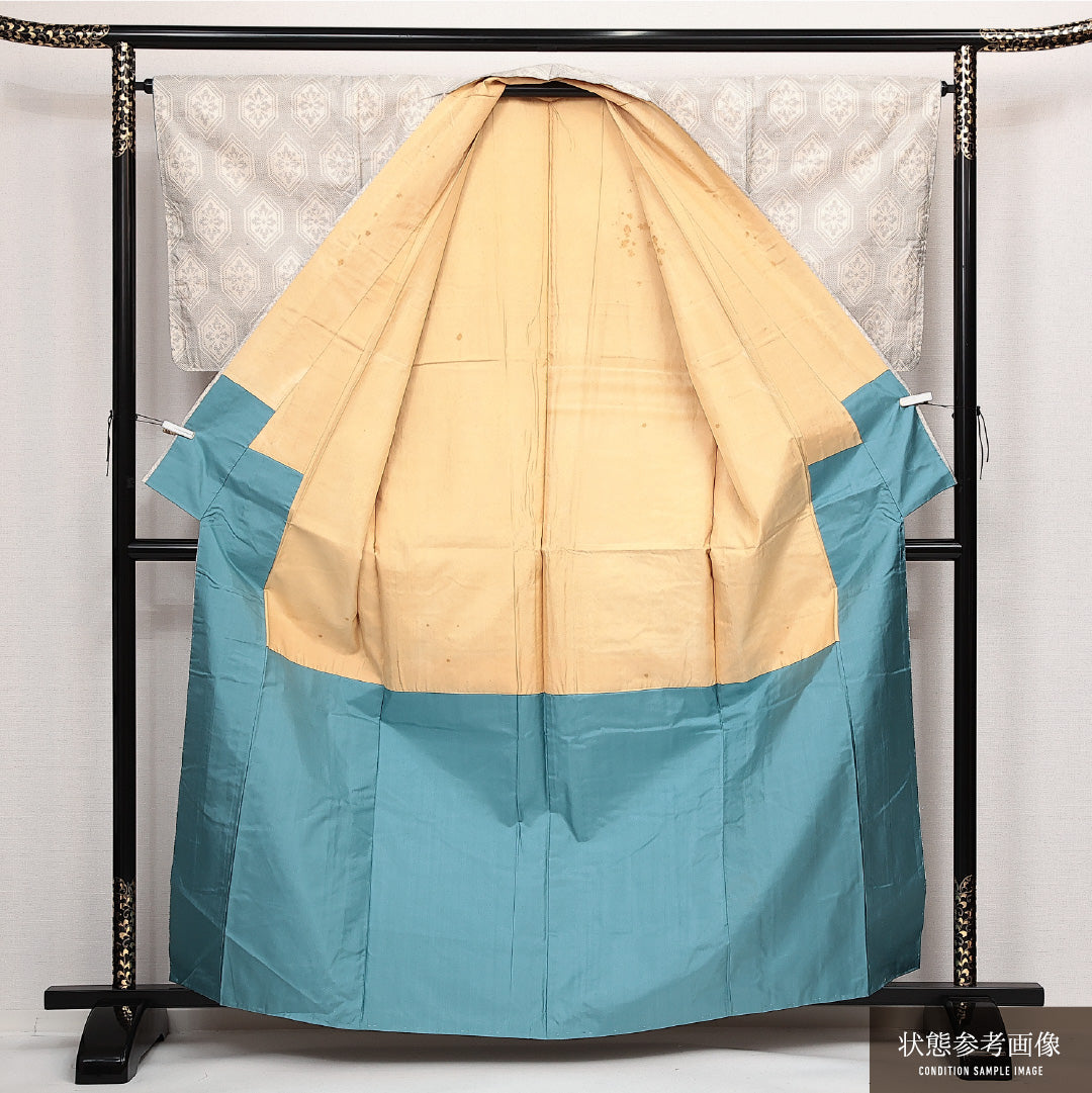 白大島紬 袷 身丈163cm 裄丈63cm 正絹 Aランク インフォーマル 広衿 Lサイズ 花菱亀甲 白系 M4 1223-14068