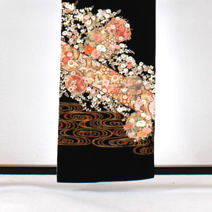 リサイクル着物】黒留袖 身丈160～164cm 裄丈65cm 袷 刺繍 流水に草花