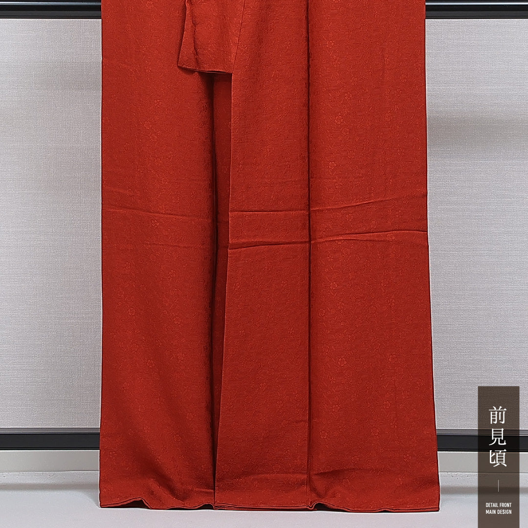 色無地 洗える着物 袷 身丈166cm 裄丈67cm ポリエステル Sランク XLサイズ 広衿 一つ紋（蔦柏） セミフォーマル 紋意匠 花柄 織り出し 赤系 1214-16087