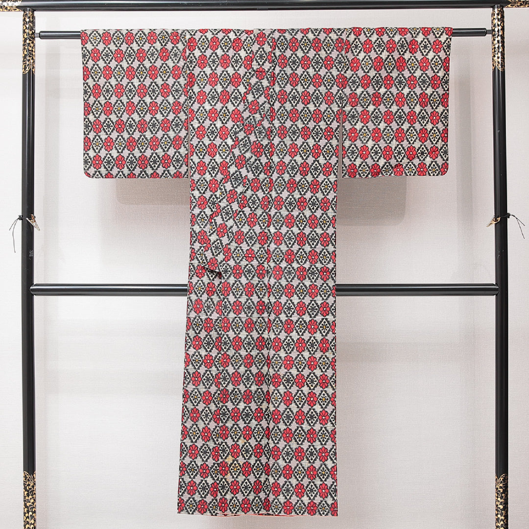 アンティーク 銘仙の着物 袷 身丈146cm 裄丈60cm 正絹 Cランク バチ衿 XSサイズ 花菱 グレー系 RP 1223-15205