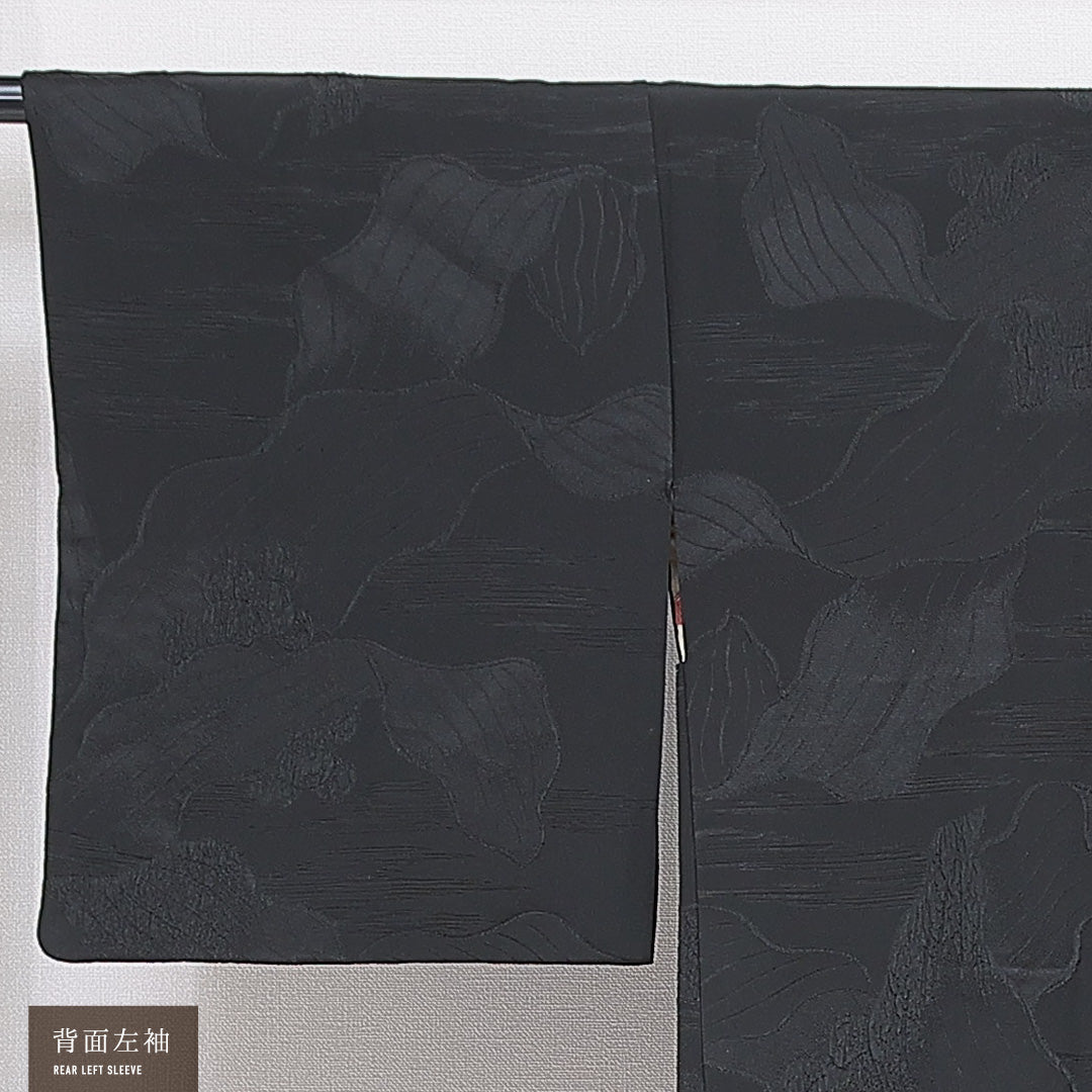 黒羽織 袷 身丈82cm 裄丈65cm 正絹 Sランク 一つ紋 (中陰蔦) セミフォーマル Mサイズ 織り出し 紐あり 創作柄 黒系 RP 1233-16835